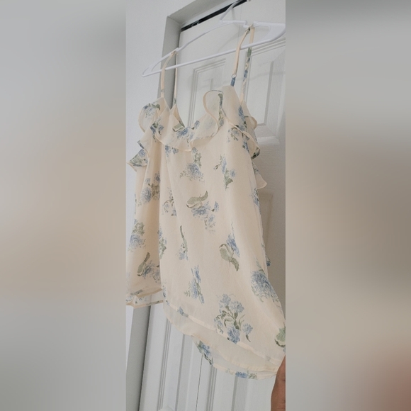 Loft Floral Ruffle Blouse - Cream and Blue Sz L - Picture 6 of 9